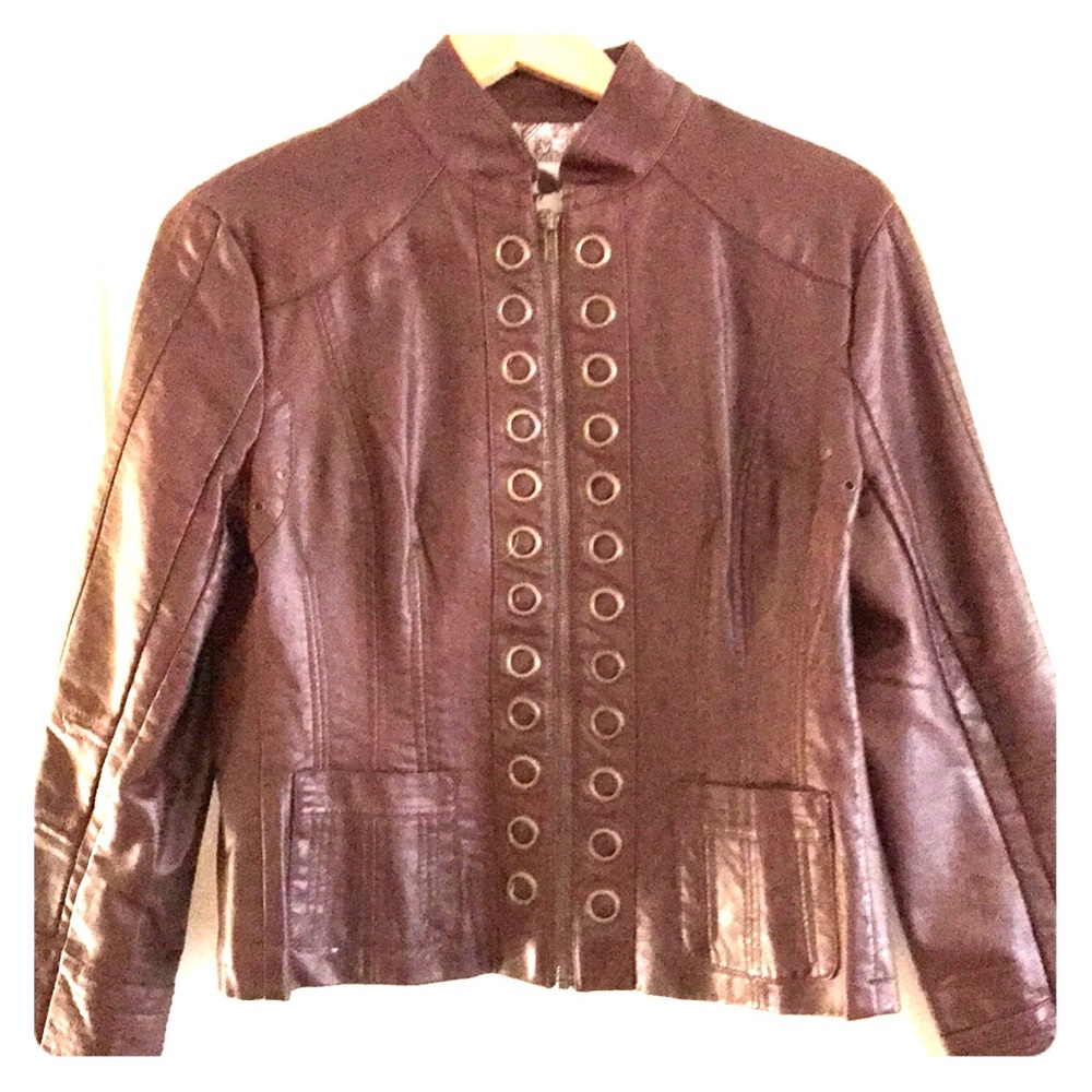 Stubble fo leather jacket with rivets